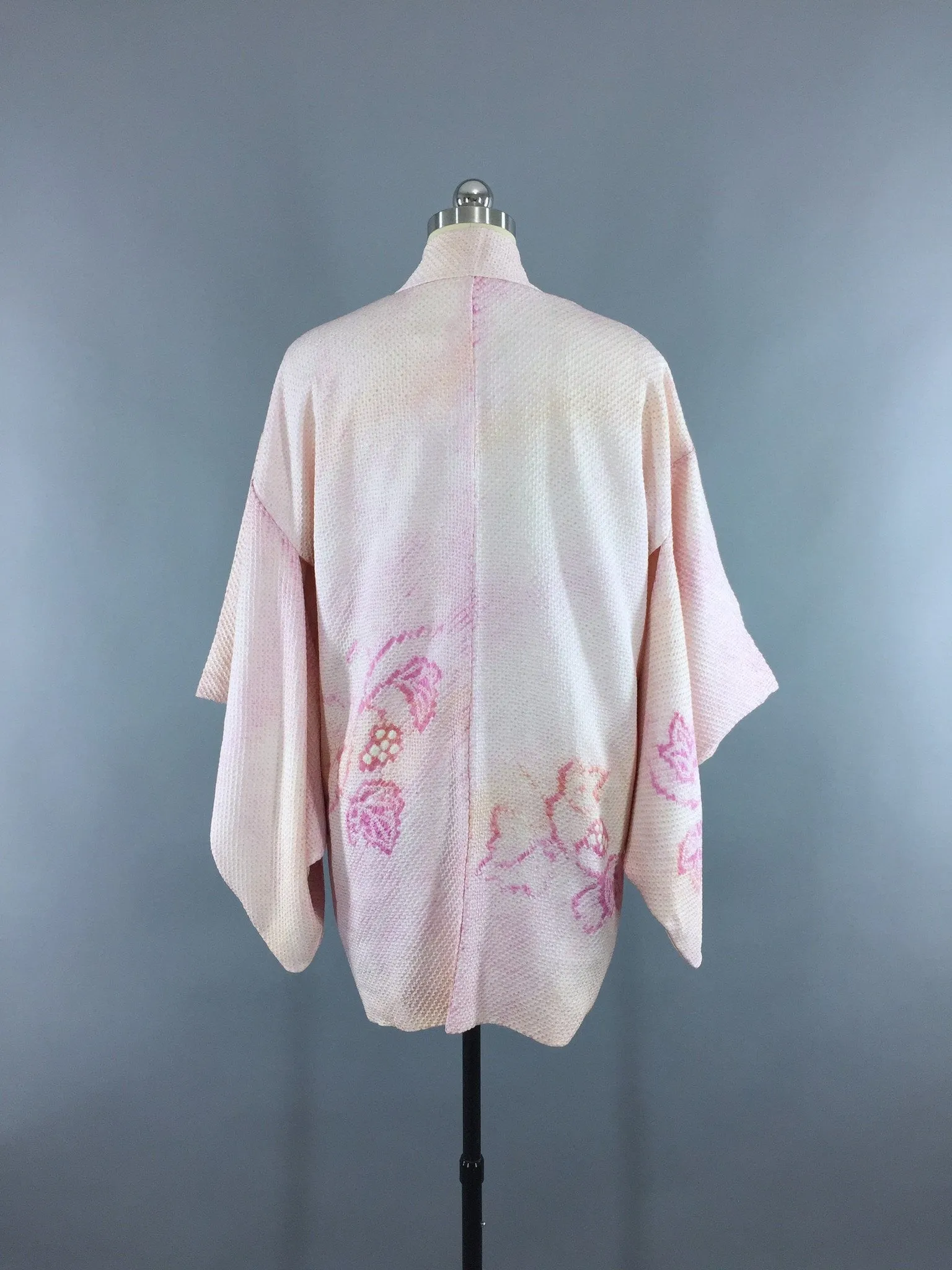 1960s Vintage Silk Haori Kimono Cardigan Jacket in Pink and Gold Grapes Shibori