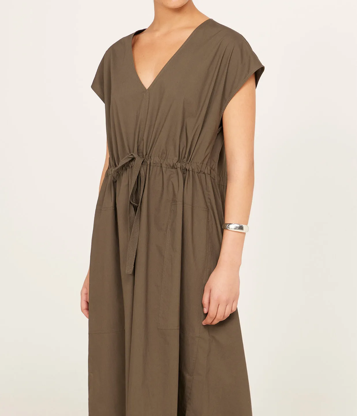 Poplin V Neck Dress in Olive