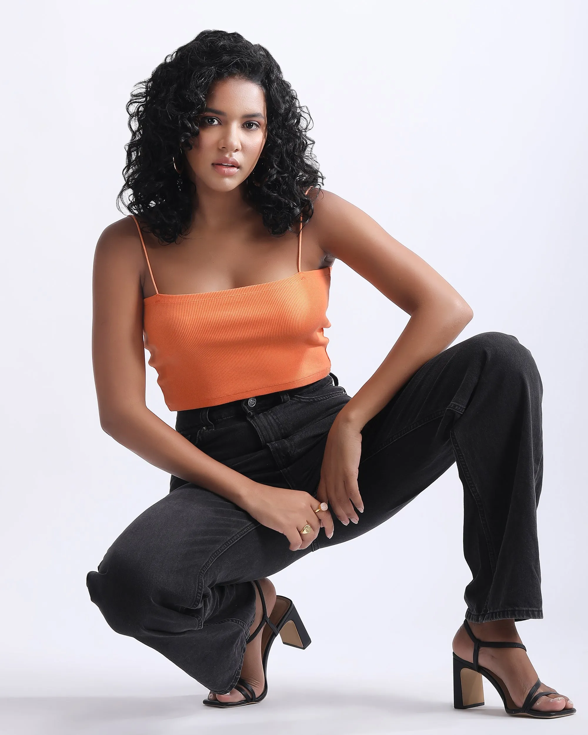 SPAGHETTI STRAP RIBBED CROP TOP